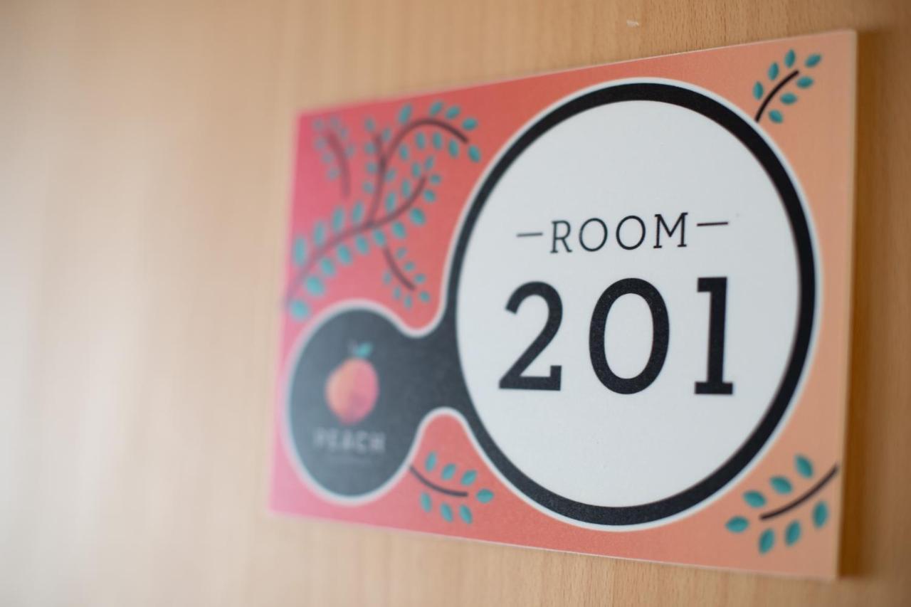 Peach Hostel & Suites Porto Bagian luar foto