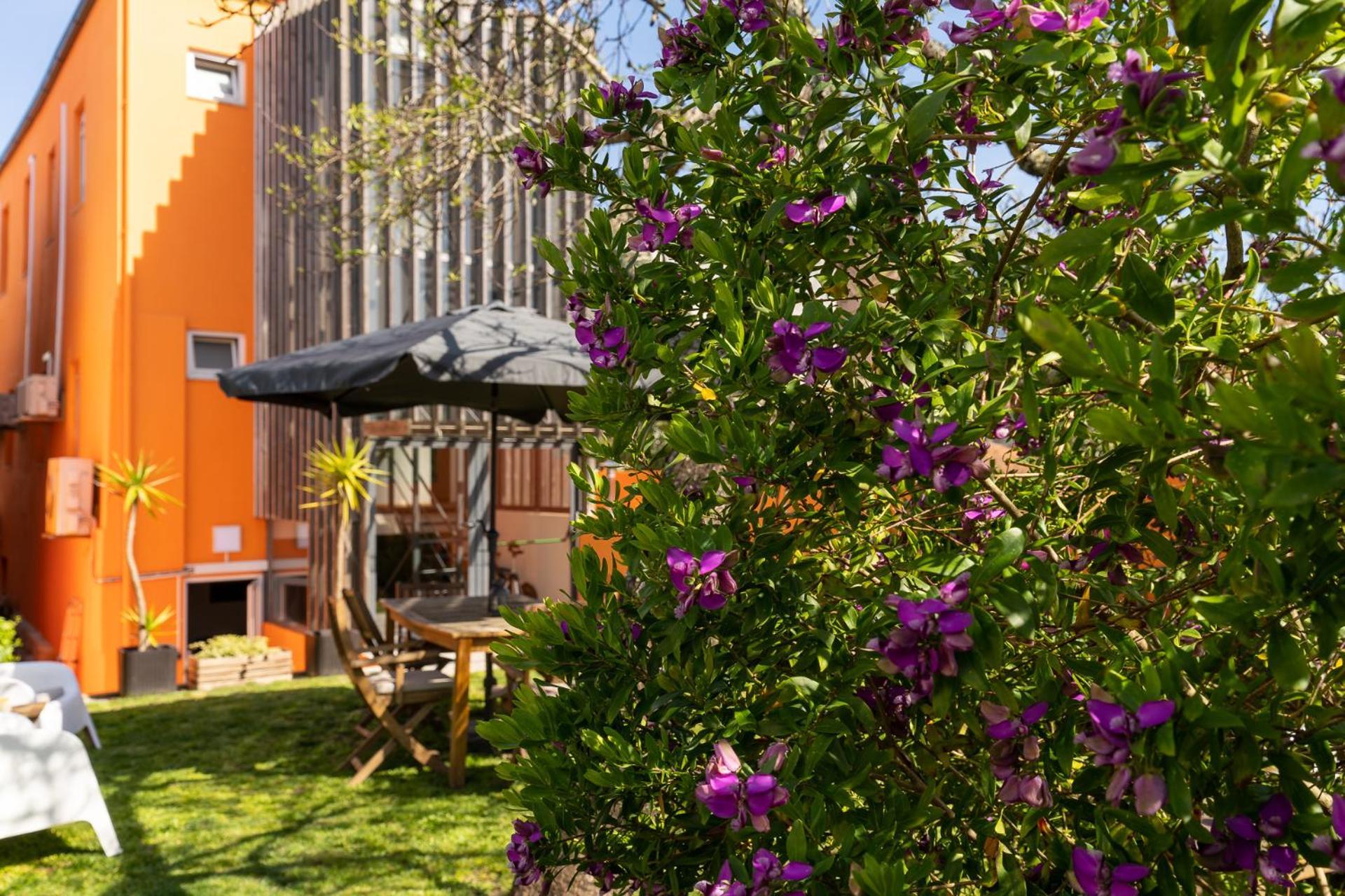 Peach Hostel & Suites Porto Bagian luar foto