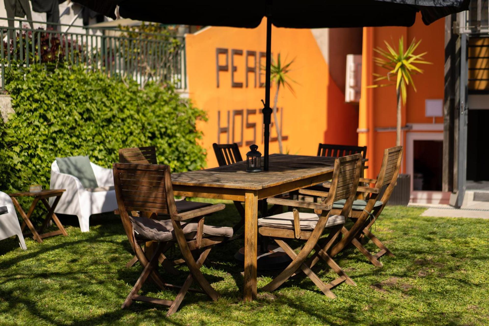 Peach Hostel & Suites Porto Bagian luar foto