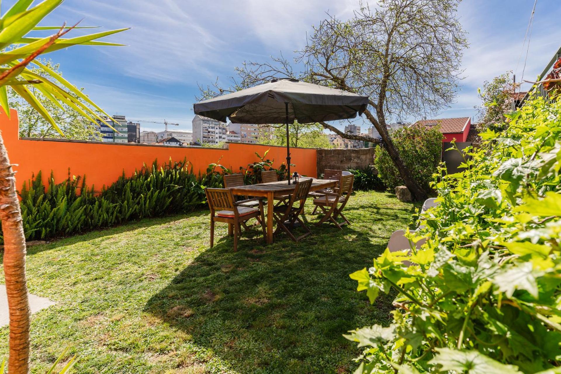 Peach Hostel & Suites Porto Bagian luar foto