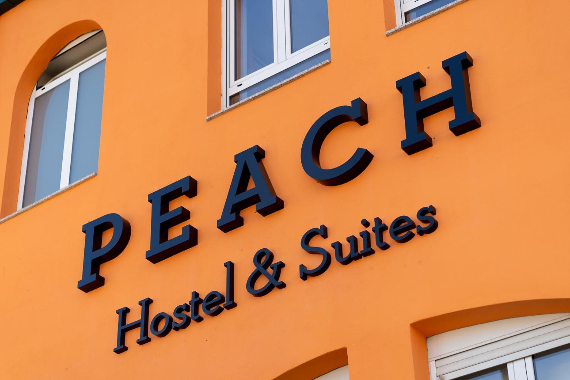 Peach Hostel & Suites Porto Bagian luar foto