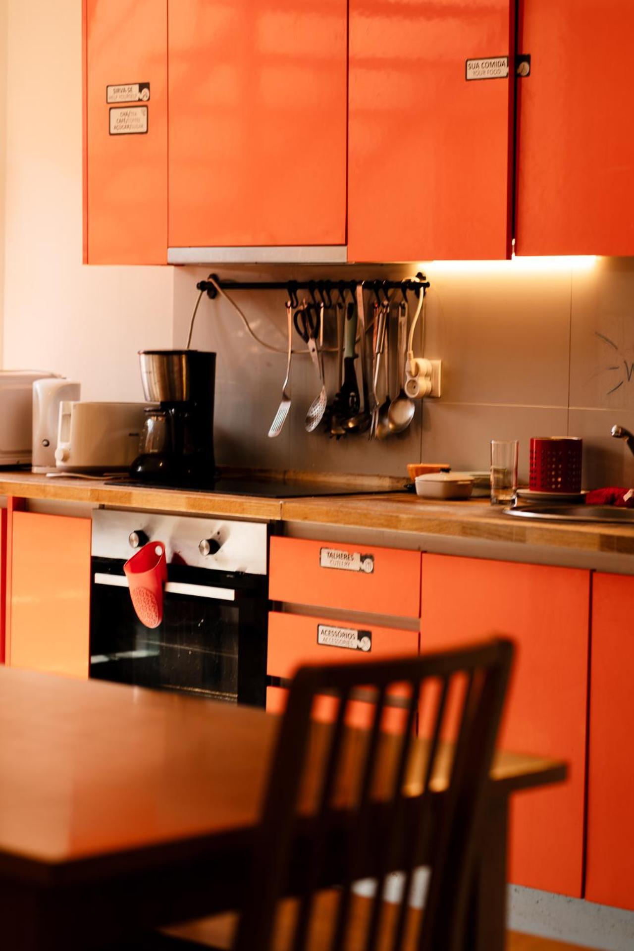 Peach Hostel & Suites Porto Bagian luar foto