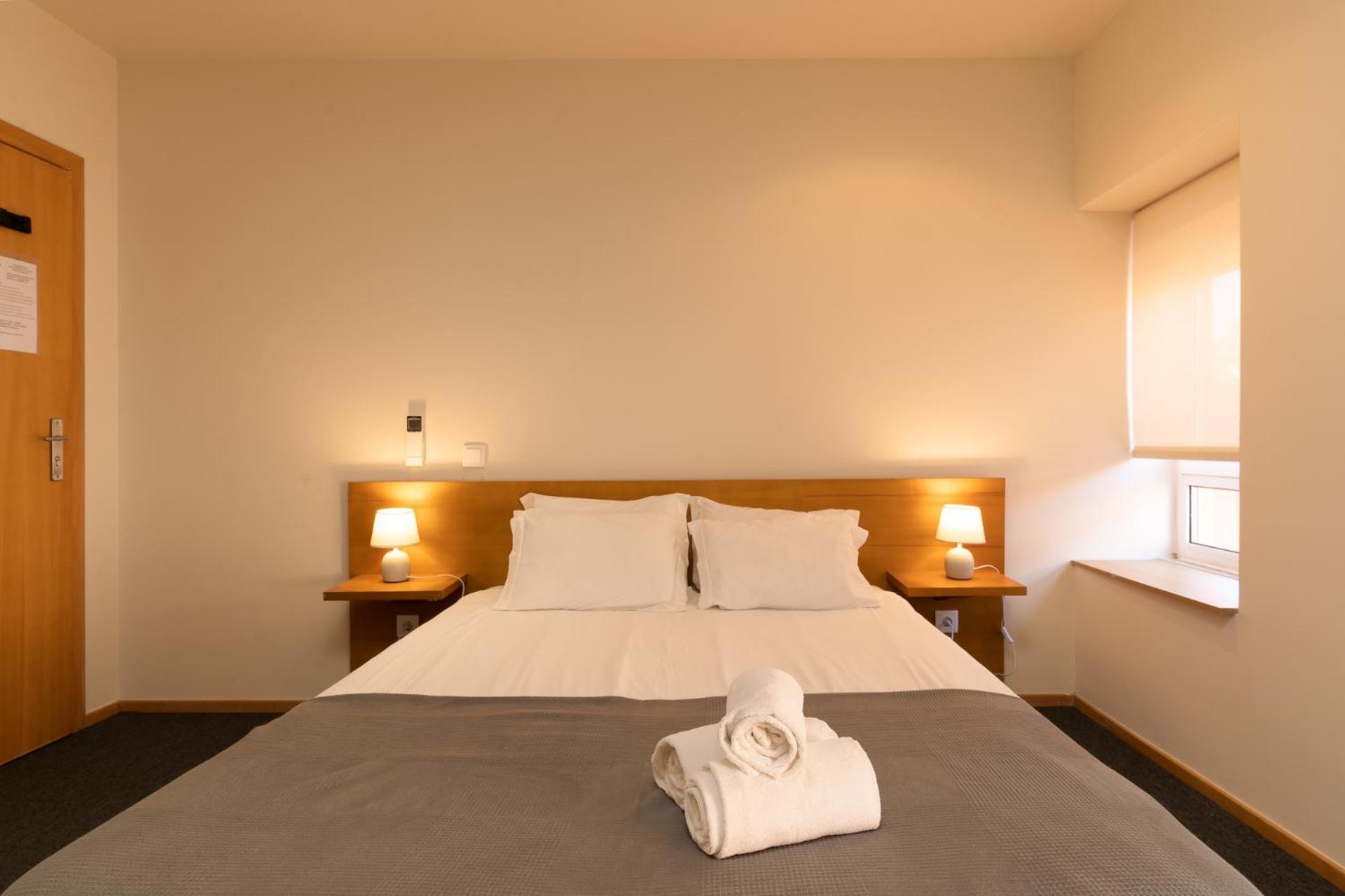 Peach Hostel & Suites Porto Bagian luar foto