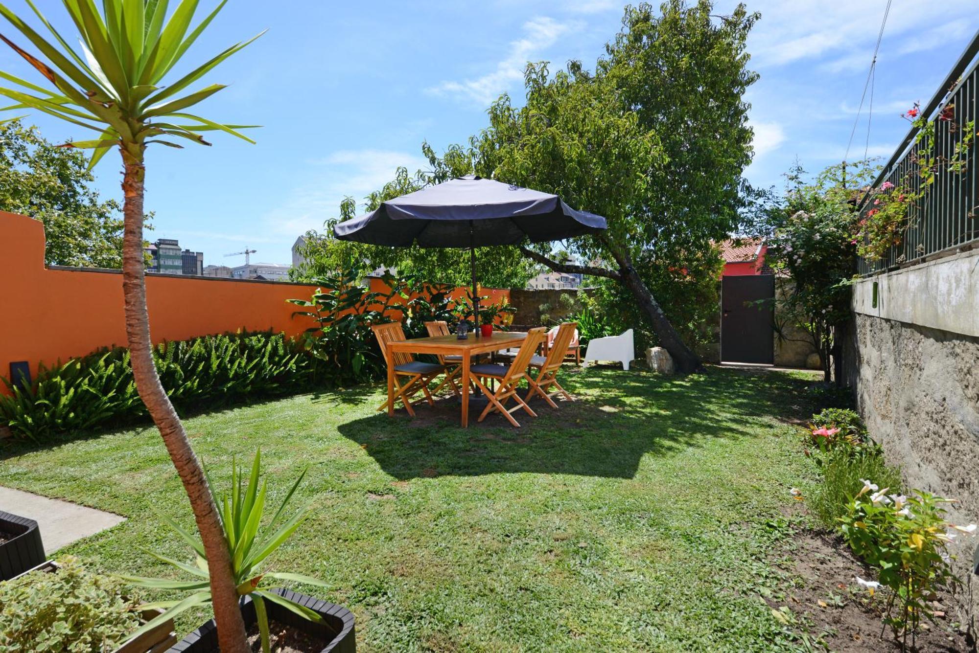 Peach Hostel & Suites Porto Bagian luar foto