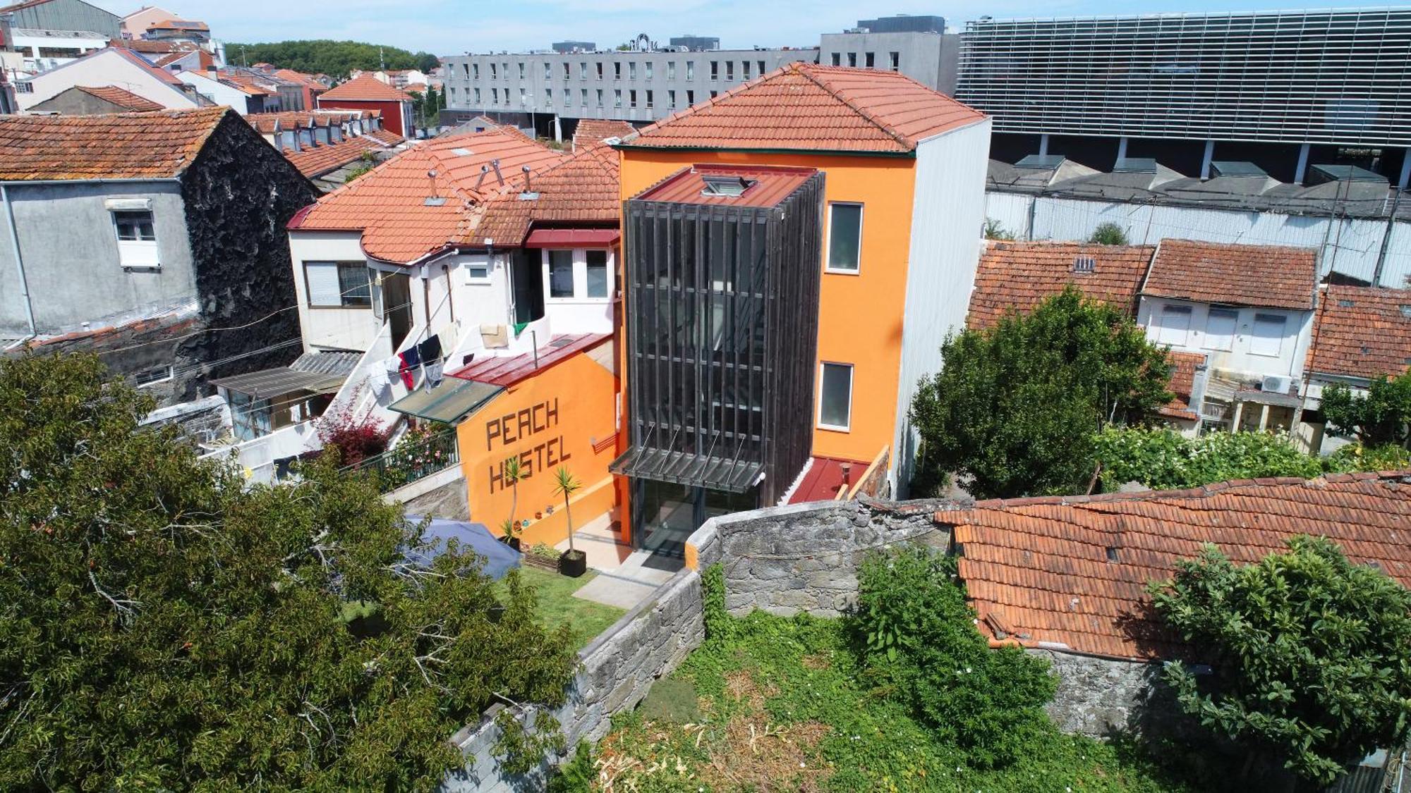 Peach Hostel & Suites Porto Bagian luar foto
